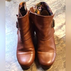 Blowfish Wedge Bootie Sz 7